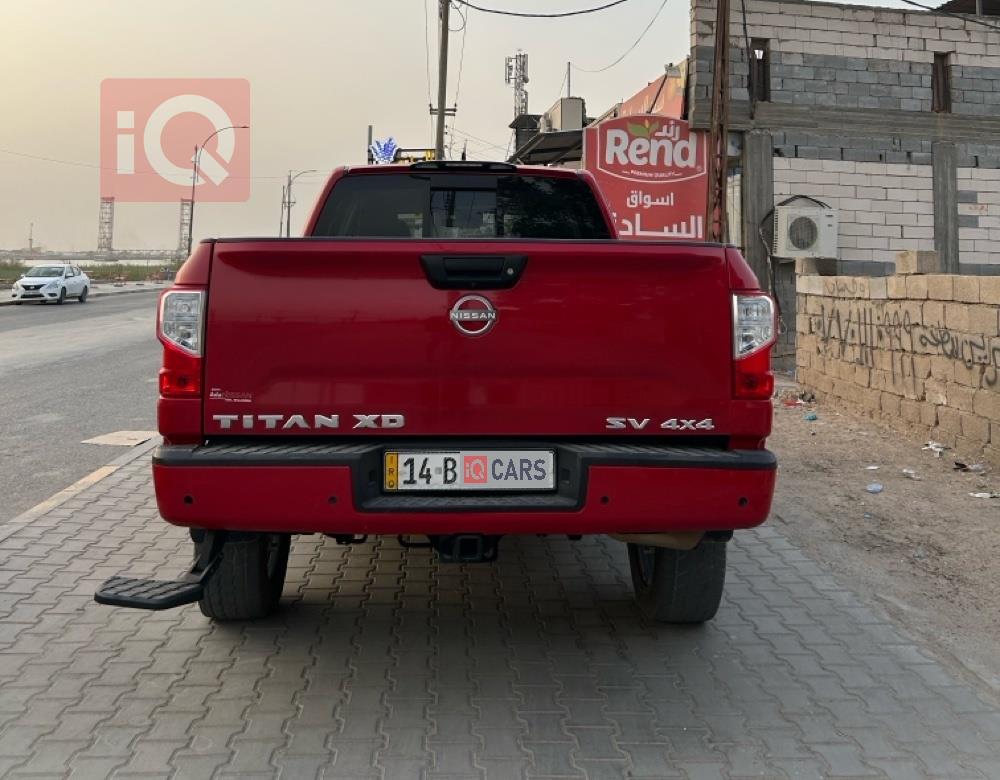 نيسان تيتان